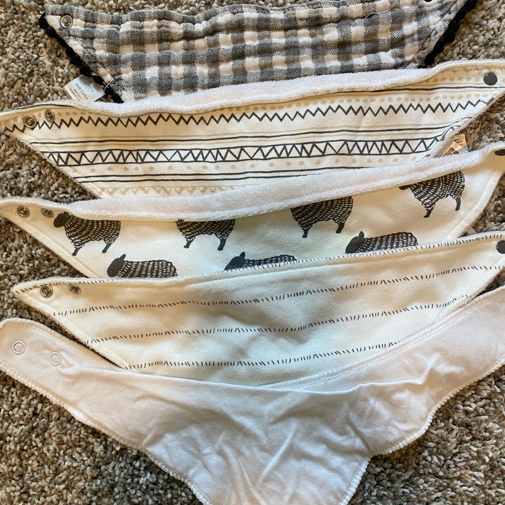 Set of 5 baby bibs